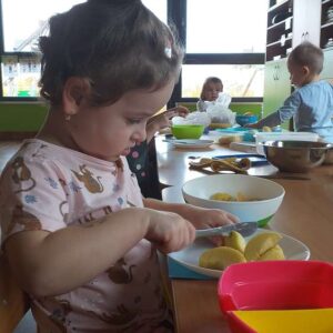 Studencka sałatka i zabawy